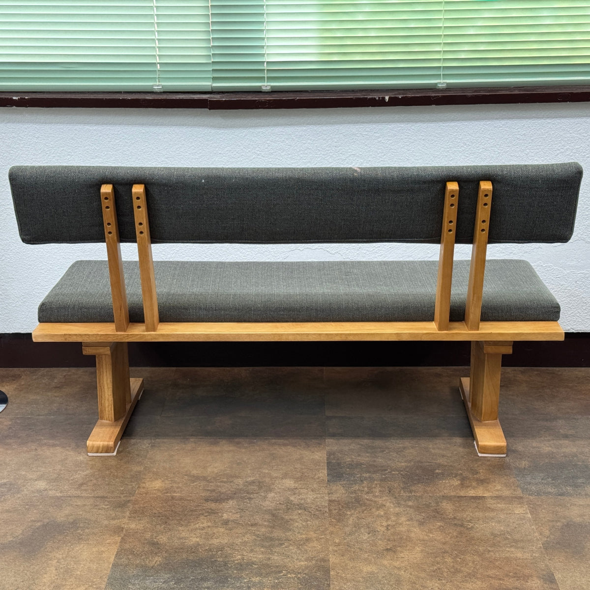 松田家具 白王 幅1300mm 背付ベンチ ダイニングベンチ ファブリック【C9420】
