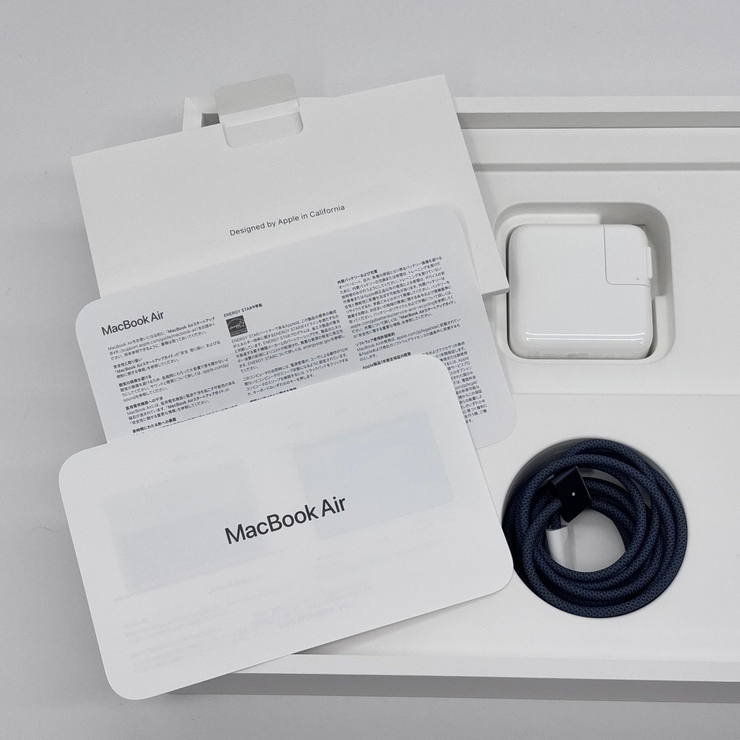 美品 MacBook Air 13インチ 2025 M4 16GB 256GB MW123J/A ミッドナイト バッテリー最大容量100% 【C8440-80】