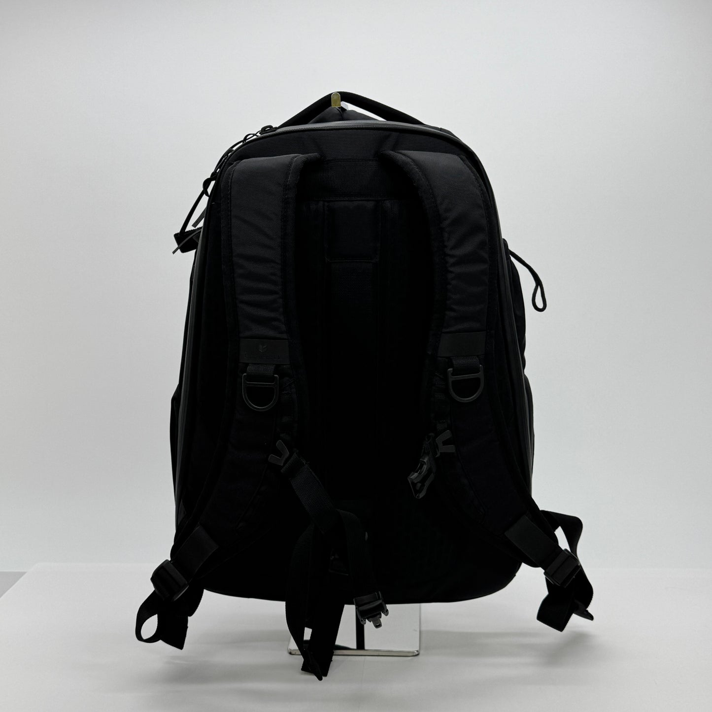 美品 CODE OF BELL コードオブベル X-TYPE ブラック スリングバッグ 高機能 拡張ギミック搭載【C7542】