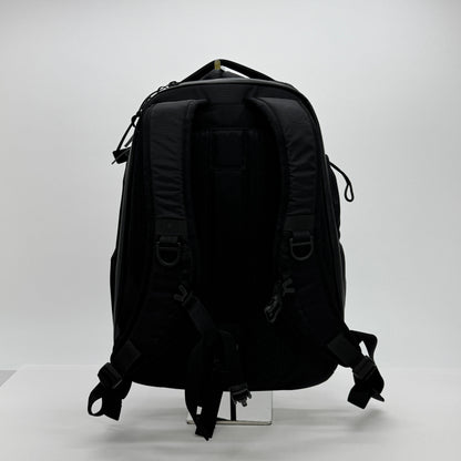 美品 CODE OF BELL コードオブベル X-TYPE ブラック スリングバッグ 高機能 拡張ギミック搭載【C7542】