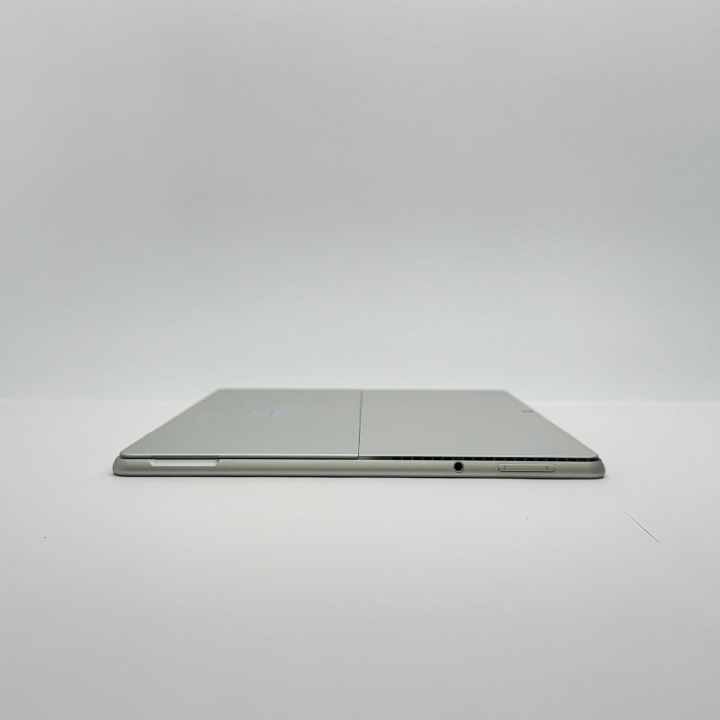 Surface Pro8 i5 1135G7 8GB SSD 256GB Windows11 Home  バッテリー最大容量84% キーボード、ペン付き【C7448-80】