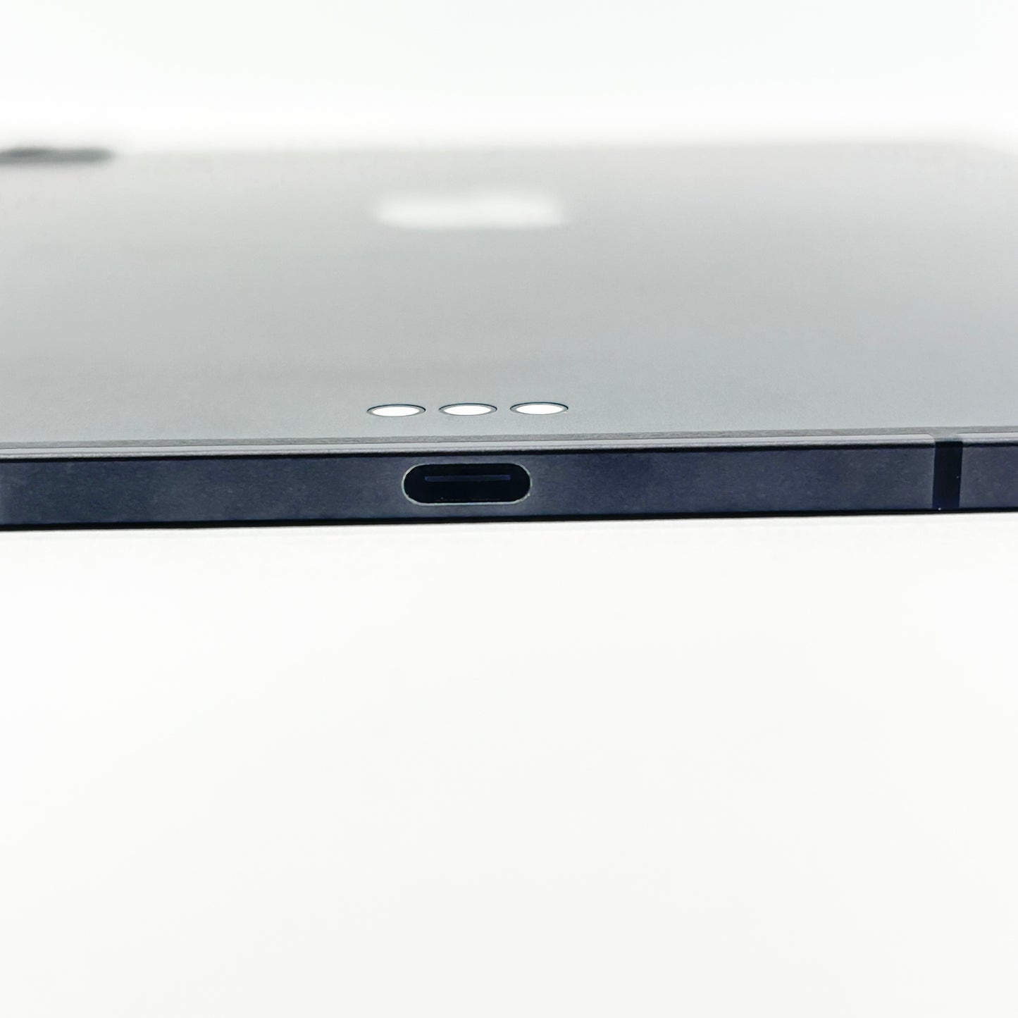 美品 Apple iPad Pro 13インチ M5 Wi-Fi + Cellular 256GB ME7W4J/A スペースグライ スタンダードグラス バッテリー最大容量100%【C8532-80】