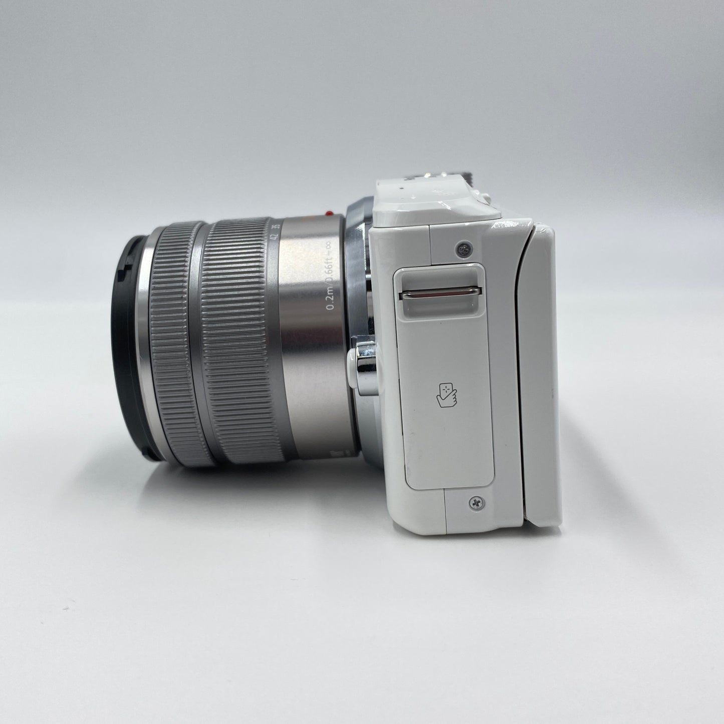 パナソニック Panasonic LUMIX DMC-GF6 レンズセット / LUMIX G VARIO 14-42mm F3.5-5.6 II ASPH. MEGA O.I.S. H-FS1442A 【C5558-60】