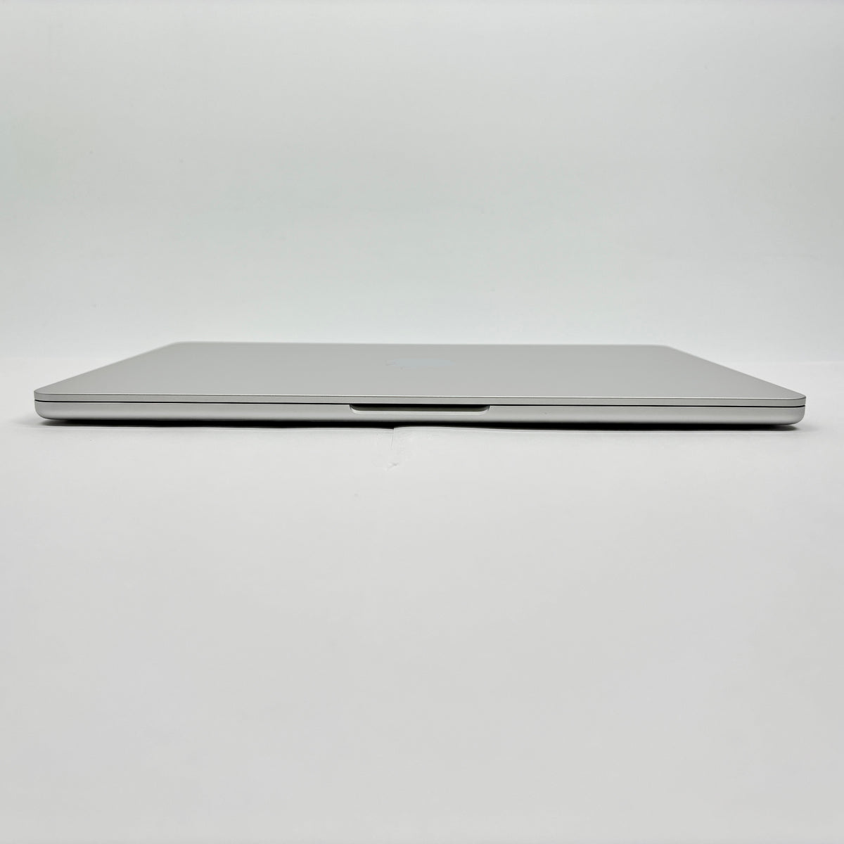新品同様 美品 Apple MacBook Air 13インチ M5 10コアCPU 10コアGPU 32GB 1TB US配列 シルバー バッテリー最大容量100%【C9101-80】