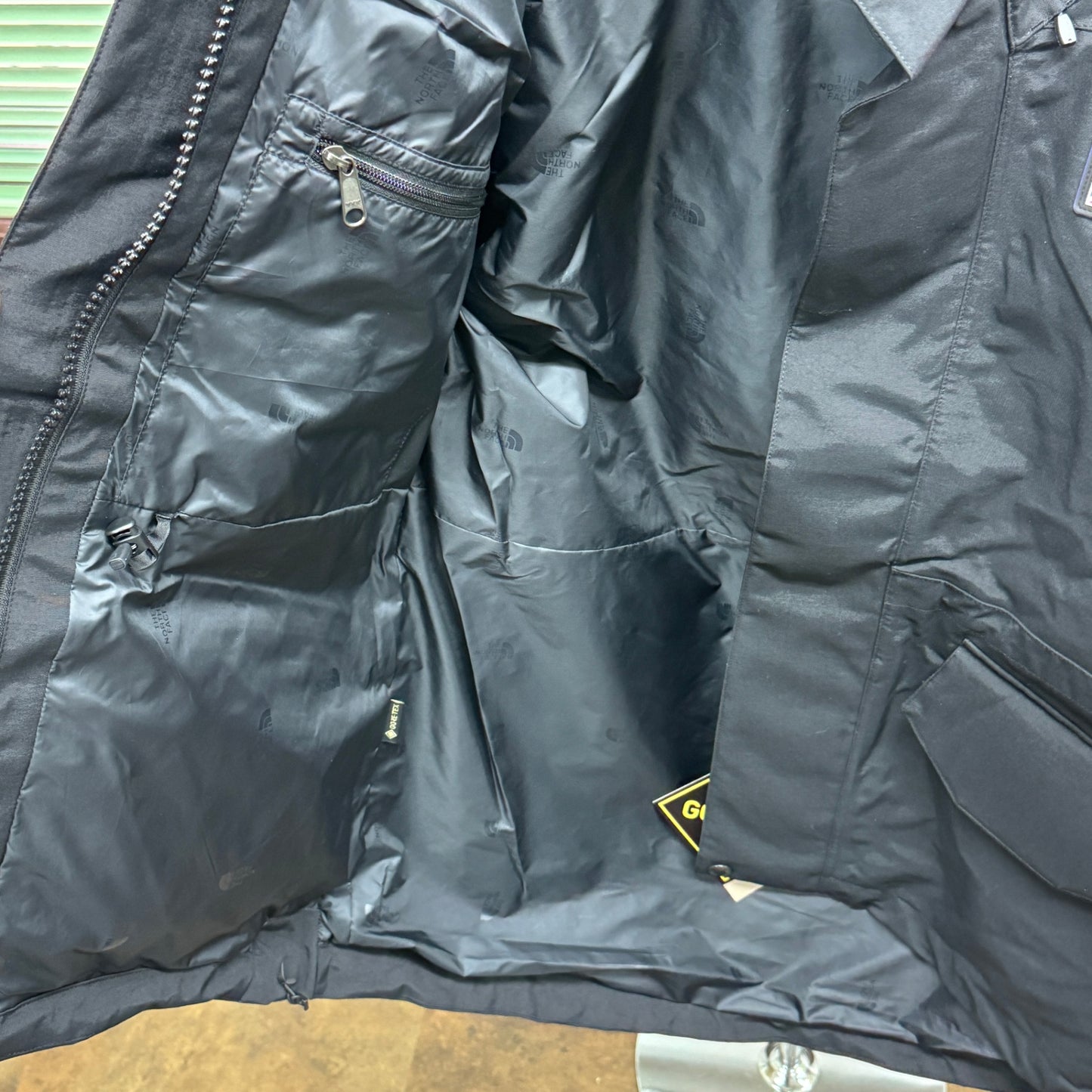 未使用 タグ付き THE NORTH FACE トランスアンタークティカパーカ（メンズ）ブラック(K) NP62238 サイズ:M【C5688】
