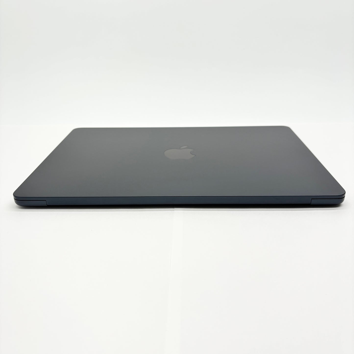新品同様 美品 MacBook Air 13インチ (Early 2025) Apple M4 10コア/16GB/SSD 256GB ミッドナイト MW123J/A バッテリー最大容量100%【C8365-80】