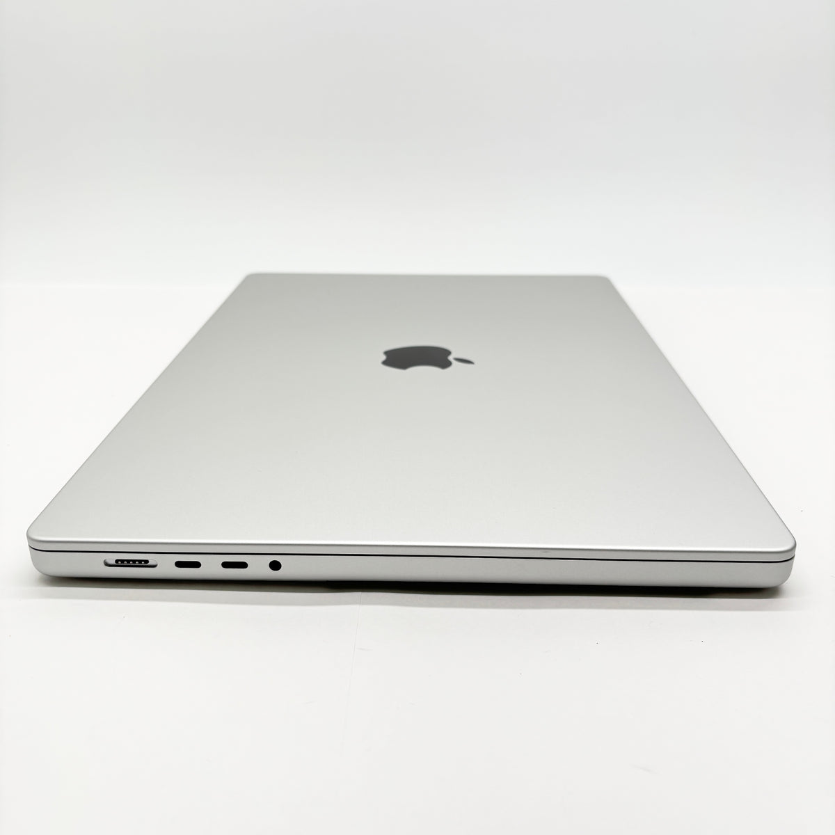 新品同様 美品 Apple MacBook Pro 16インチ M5 Pro (18コアCPU / 20コアGPU) 24GB 1TB（KB-CH ※中国語・ピンイン配列） 付属品完備 バッテリー最大容量100%【8951-】