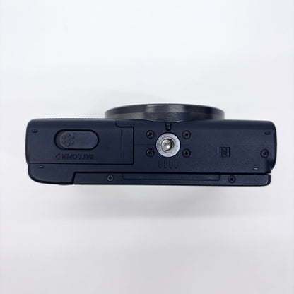 美品 Canon EOS M100  ダブルズームキット ミラーレス一眼【C7503-60】