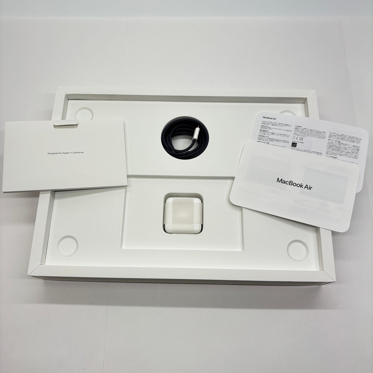 美品 MacBook Air 15インチ (Early 2024) Apple M3 8コア/16GB/SSD 512GB ミッドナイト MXD43J/A バッテリー最大容量94%【C6261-80】
