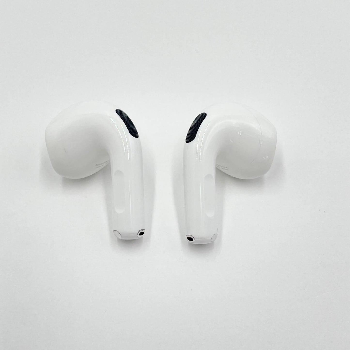 Airpods 第4世代 アクティブノイズキャンセリング搭載モデル MXP93J/A ホワイト　タイプCケーブル付属【C6782-N】