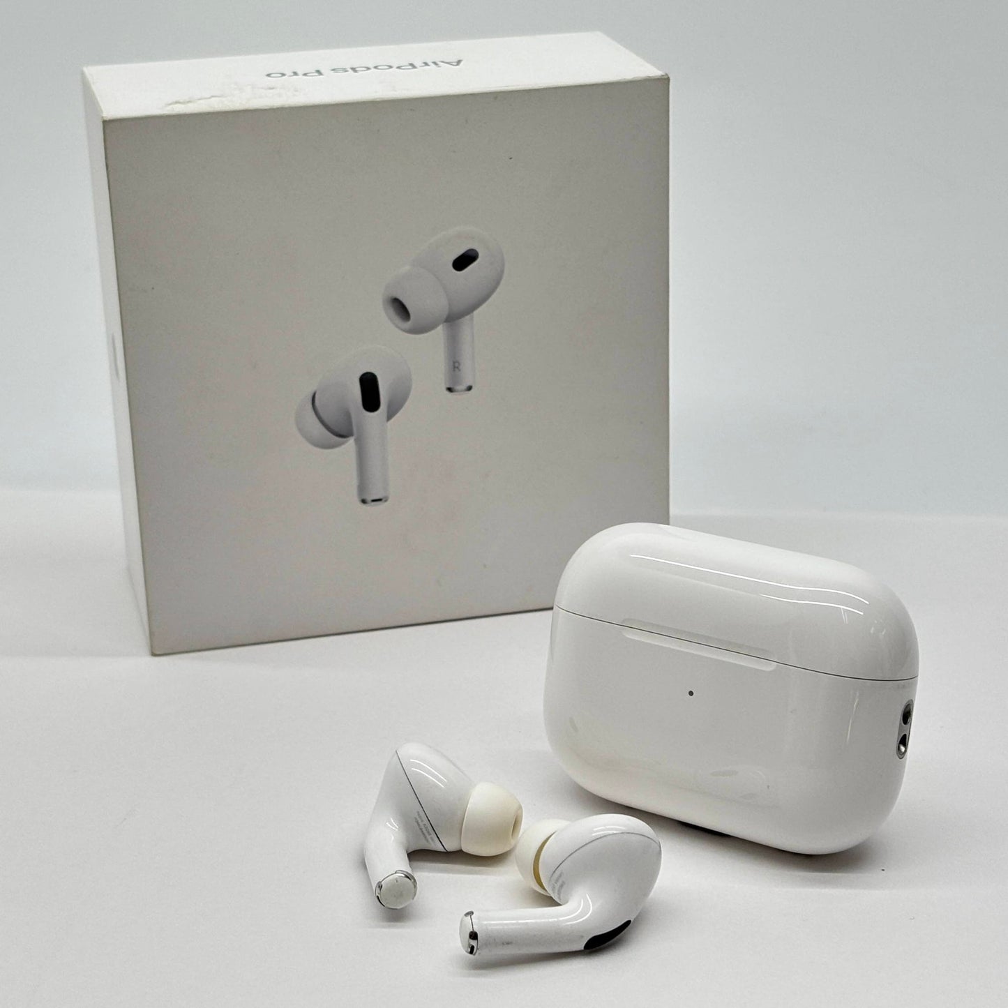 Apple AirPods Pro 2 (USB-C) ワイヤレスイヤホン【C8606-60】