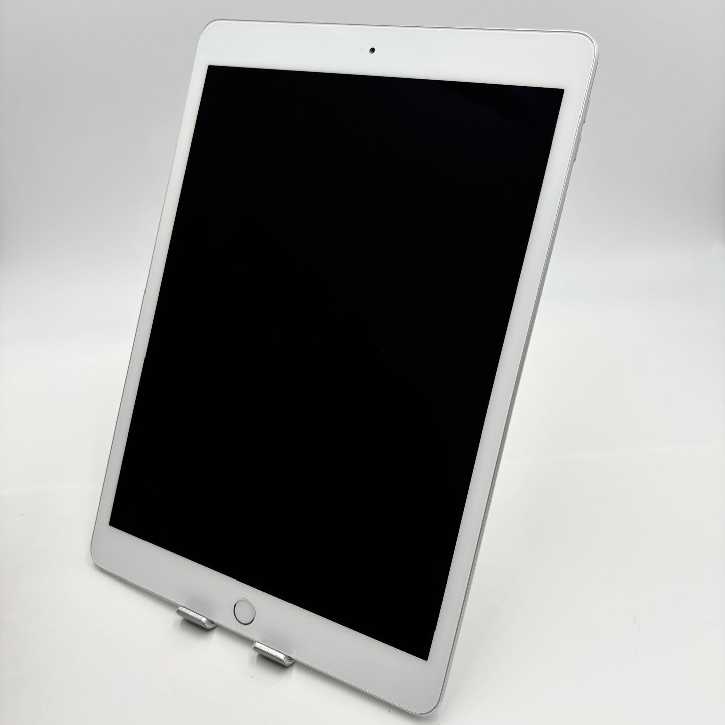 美品 iPad(第7世代) 128GB Wi-Fiモデル シルバー MW782J/A バッテリー最大容量100%【C5483-60】