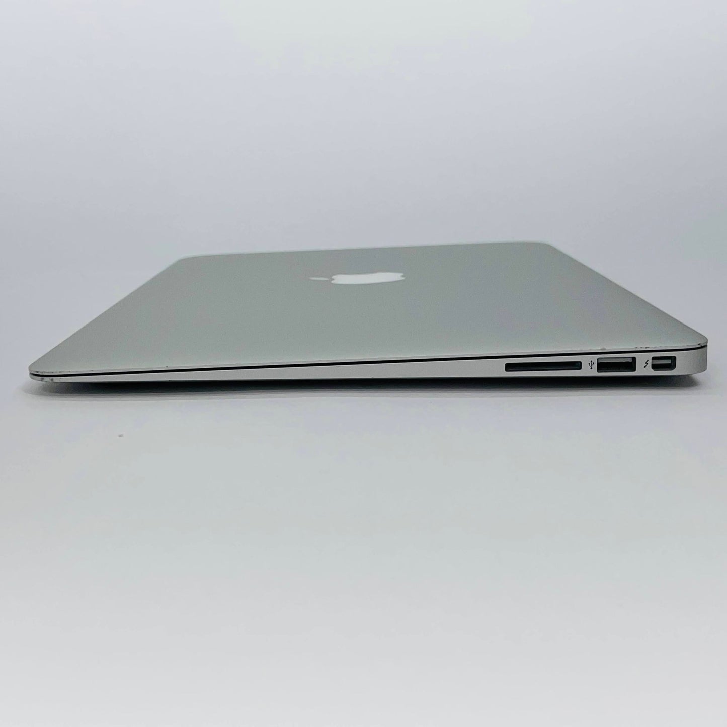 Apple MacBook Air 13インチ (Mid 2017) Core i7 2.2GHz/8GB/SSD 512GB【C4663-80】