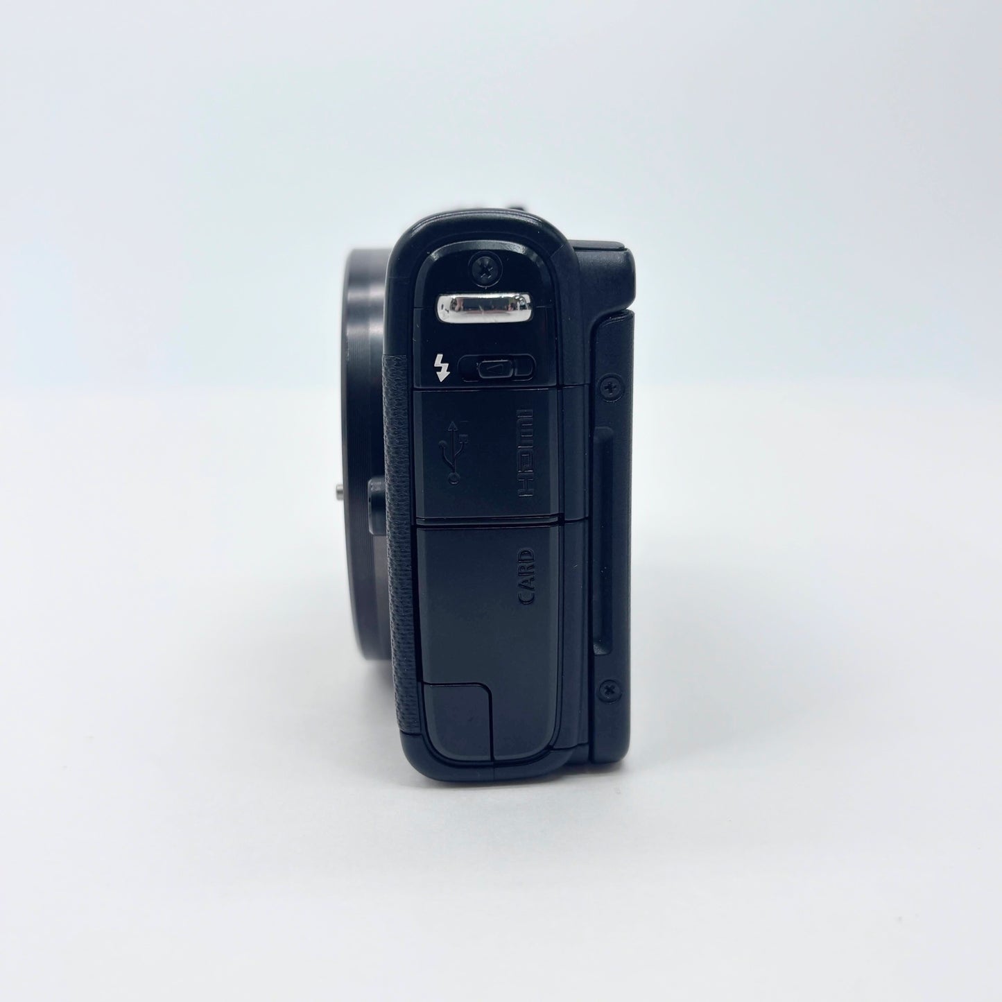 美品 Canon EOS M100  ダブルズームキット ミラーレス一眼【C7503-60】