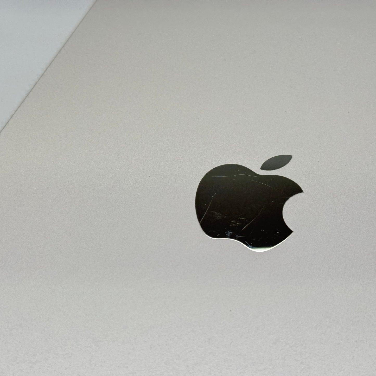 iPad mini 第6世代 Wi-Fiモデル 256GB MK7V3J/A スターライト バッテリー最大容量88%【C7600-60】