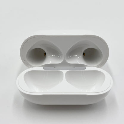 Apple AirPods 第4世代 アクティブノイズキャンセリング搭載モデル　【C4820-C】