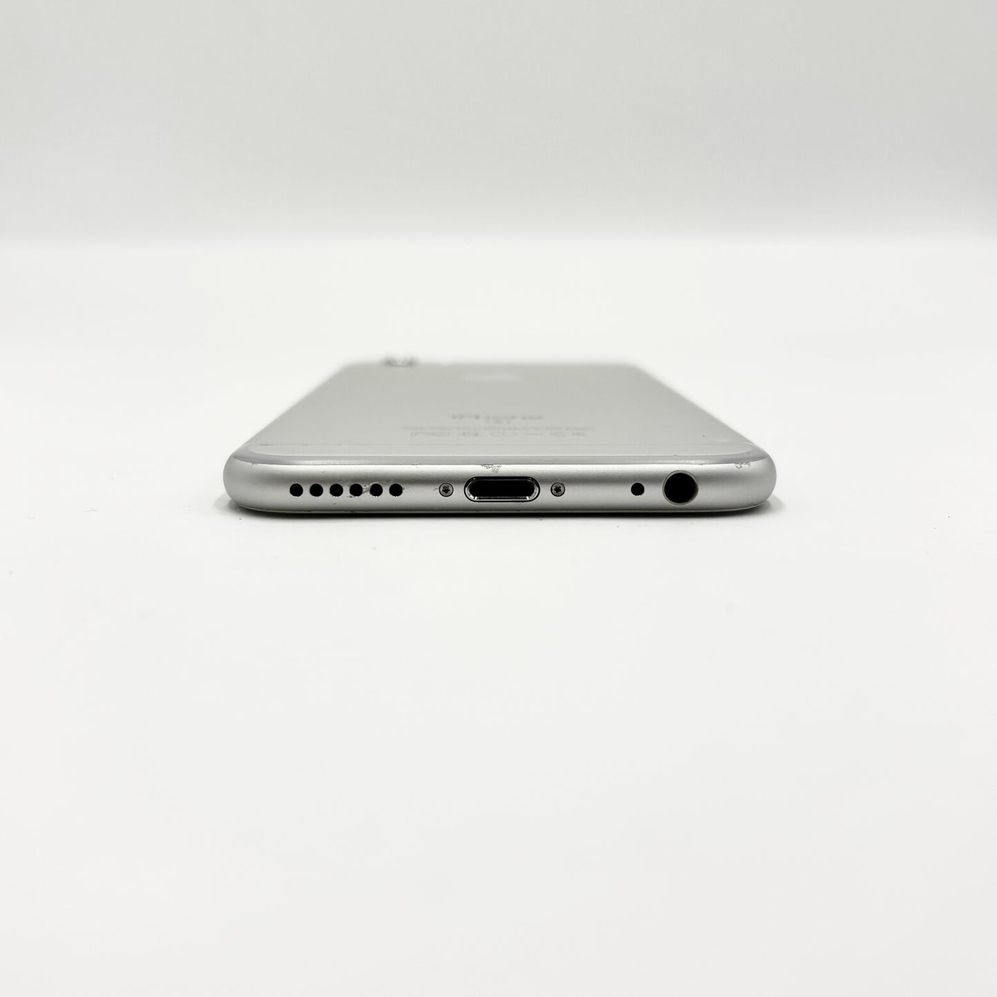 iPhone 6s 64GB シルバー MKQP2J/A バッテリー最大容量83% 【C8526-C】