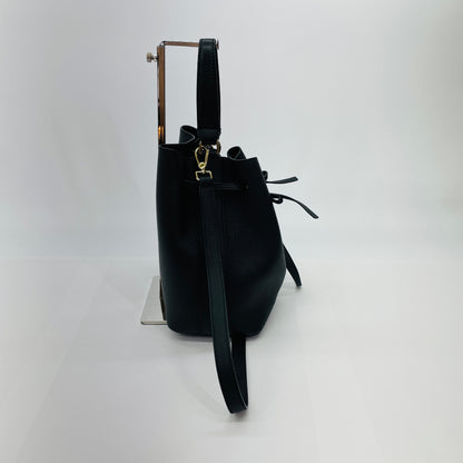 美品 FURLA フルラ レザー 本革製 巾着 2way ショルダーバッグ	【C5086】