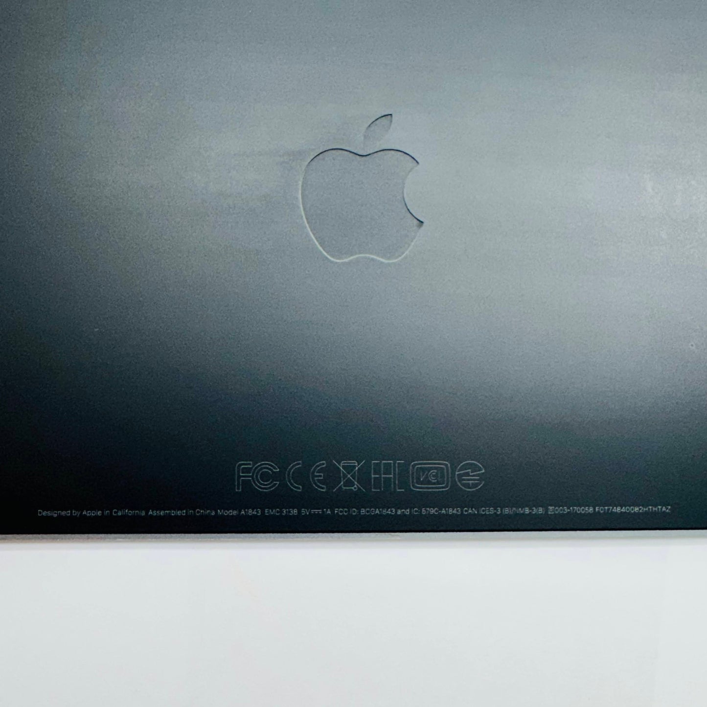 Apple iMac Pro 2017 Xeon W 8コア 32GB 1TB Radeon Pro Vega 56 8GB C3897 160サイズ発送