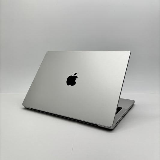 新品同様 美品 Apple MacBook Pro 14インチ M5 Pro 24GB SSD 1TB Liquid Retina XDR MGDN4J/A シルバー  バッテリー最大容量100%【C8836-80】