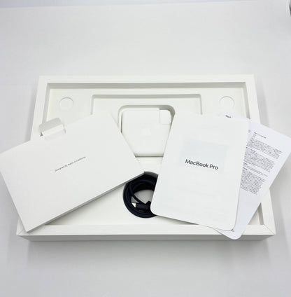 美品 MacBook Pro 14インチ 2024 M4 10コアCPU 10コアGPU 16GB 1TB 充放電回数4回 バッテリー最大容量100% 付属品完備 【C5520-80】