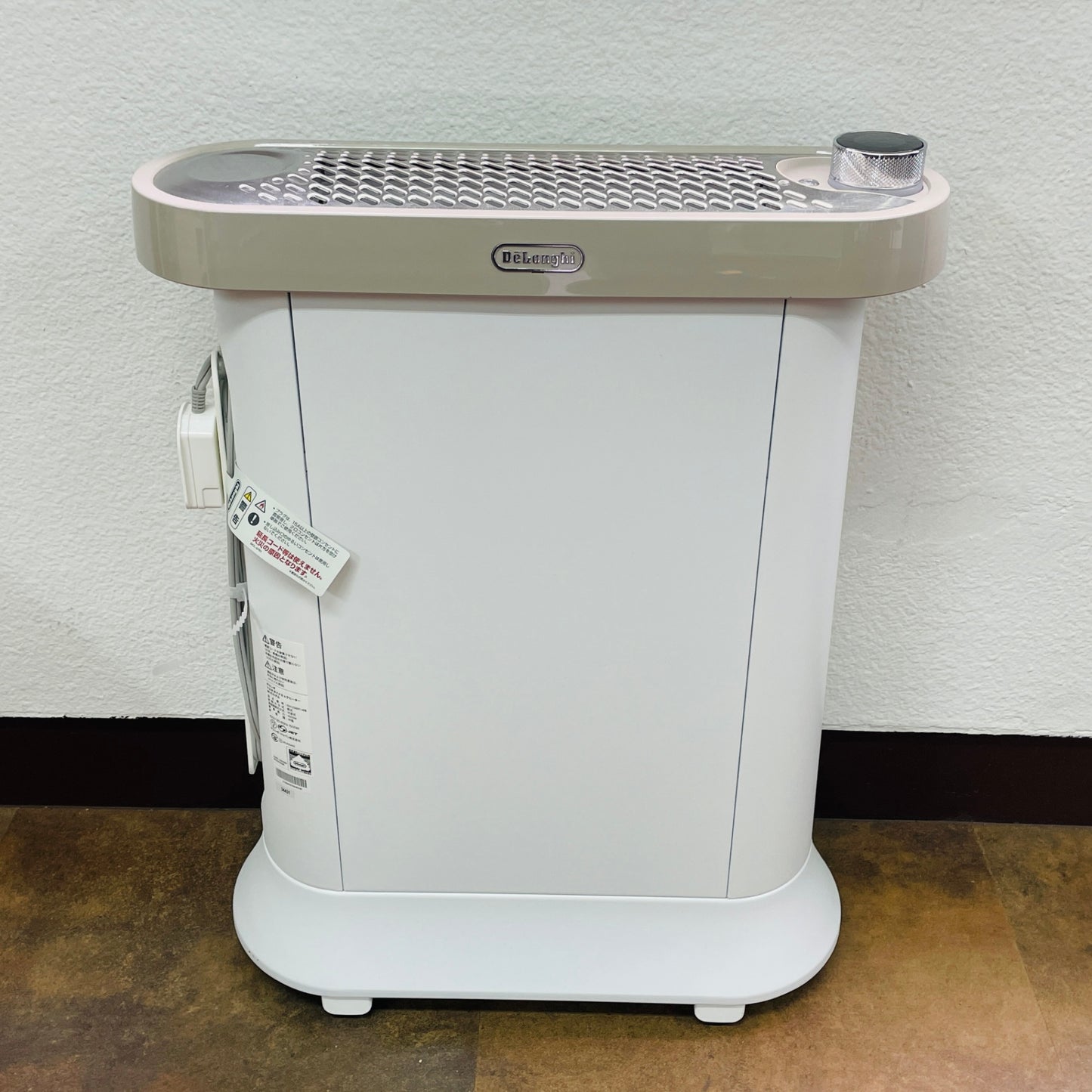 美品 Delonghi デロンギ マルチダイナミックヒーター ソラーレ Wi-Fiモデル ピュアホワイト＋ベージュ IDH15WIFI-WB [最大13畳]【C3909-】