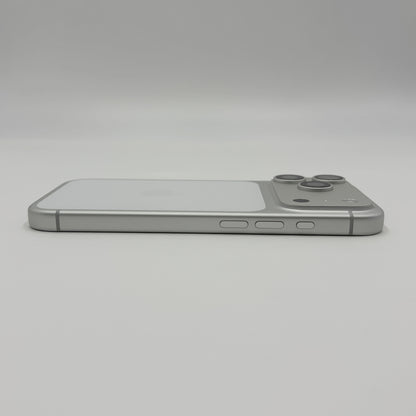 美品 Apple iPhone 17 Pro 256GB SIMフリー MG854J/A シルバー バッテリー最大容量100% 【C9292-C】