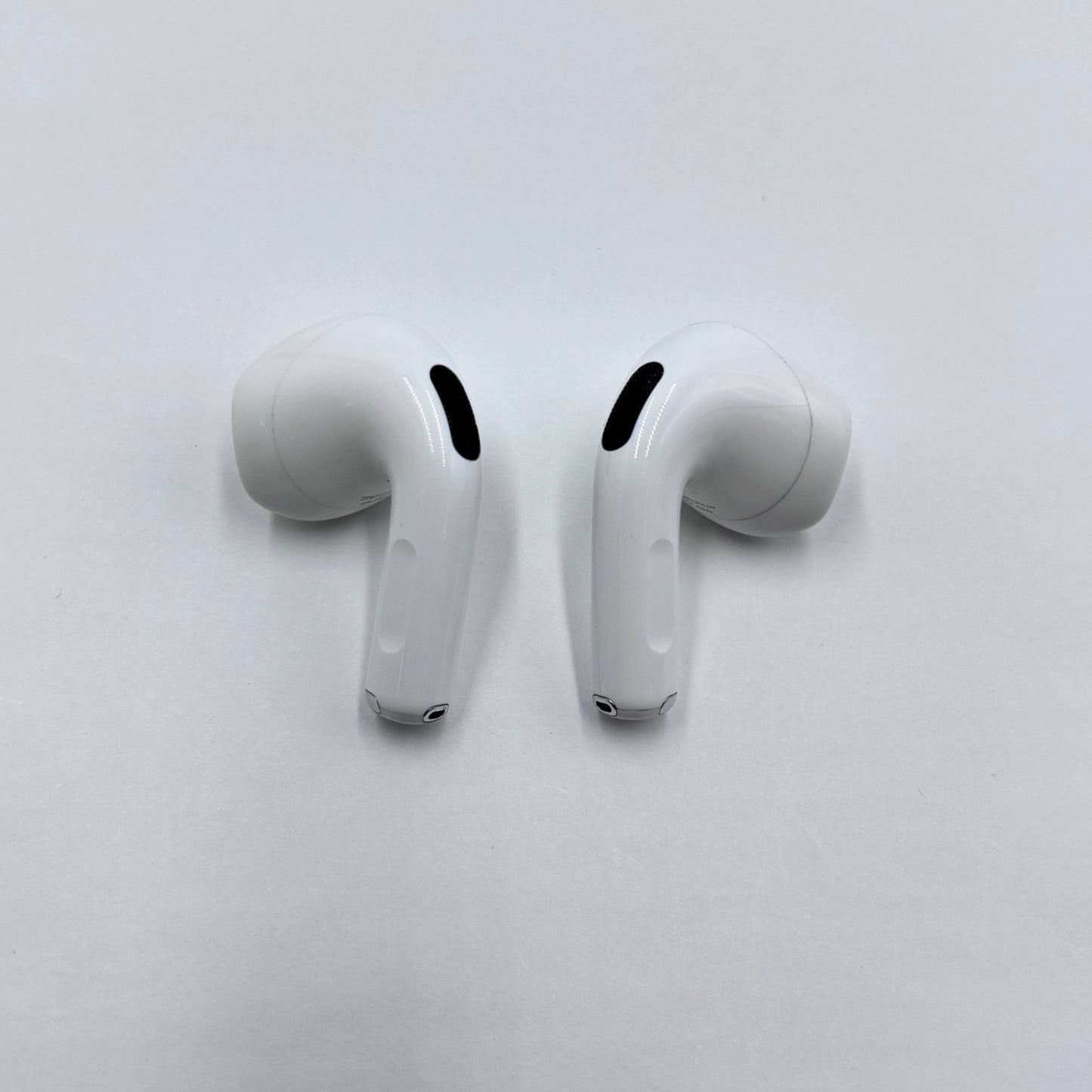 美品 AirPods 4 MXP93J/A （アクティブノイズキャンセリング搭載モデル）限定保証2027/06/21 付属品完備【C6170-60】