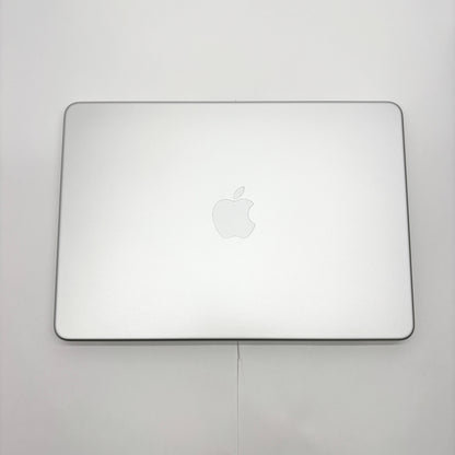 美品 新品同様 Apple MacBook Neo 13インチ Apple A18 Proチップ 6コア 8GB SSD 256GB シルバー MHFA4J/A バッテリー最大容量100%【C8700-80】
