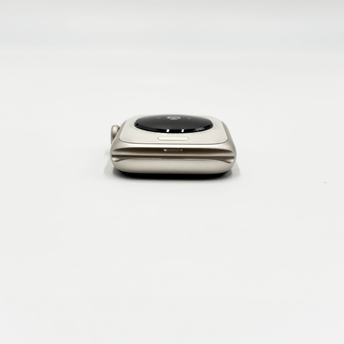 美品 Apple Watch SE3 第3世代 40ｍｍ GPSモデル MEHV4J/A スターライトアルミ+ブラックスポーツバンドS/M 付属品完備【C8966-C】