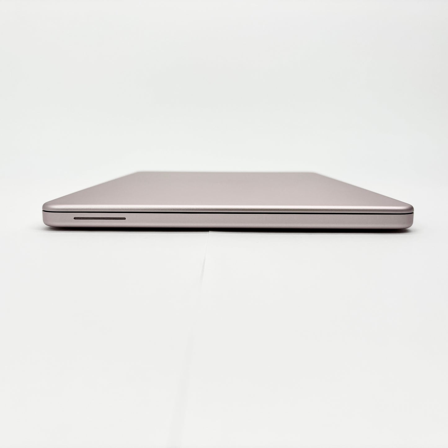 美品 MacBook Neo 13インチ 2026 Apple A18 Pro 6コア 8GB SSD 256GB ブラッシュ MHFH4J/A バッテリー最大容量100% 限定保証あり【C8785-80】