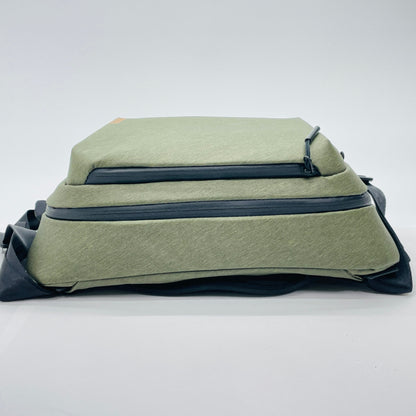 美品 PGYTECH OneGo Solo V2 6L モス グリーン【C4839-80】