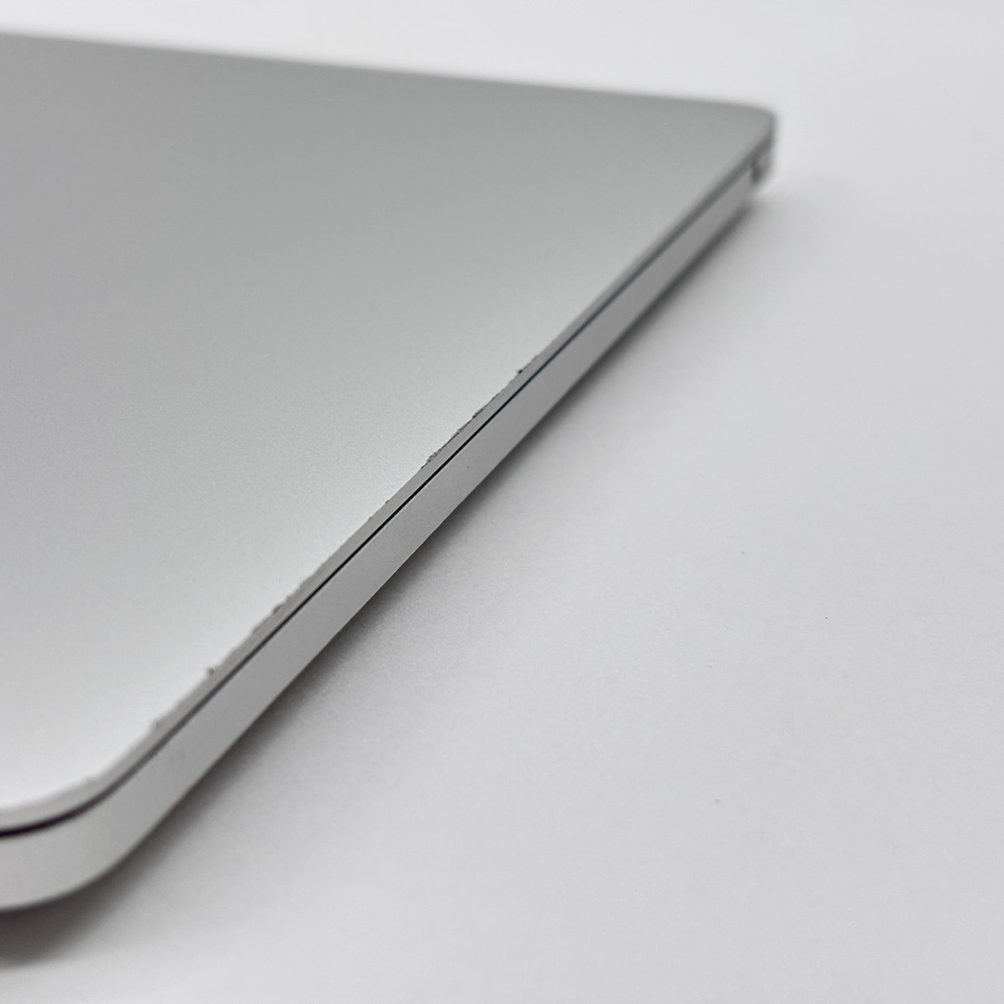 MacBook Pro 13インチ 2020 Thunderbolt 3ポートx2 シルバー MXK62J/A Core i5 8GB 256GB【C8226-80】