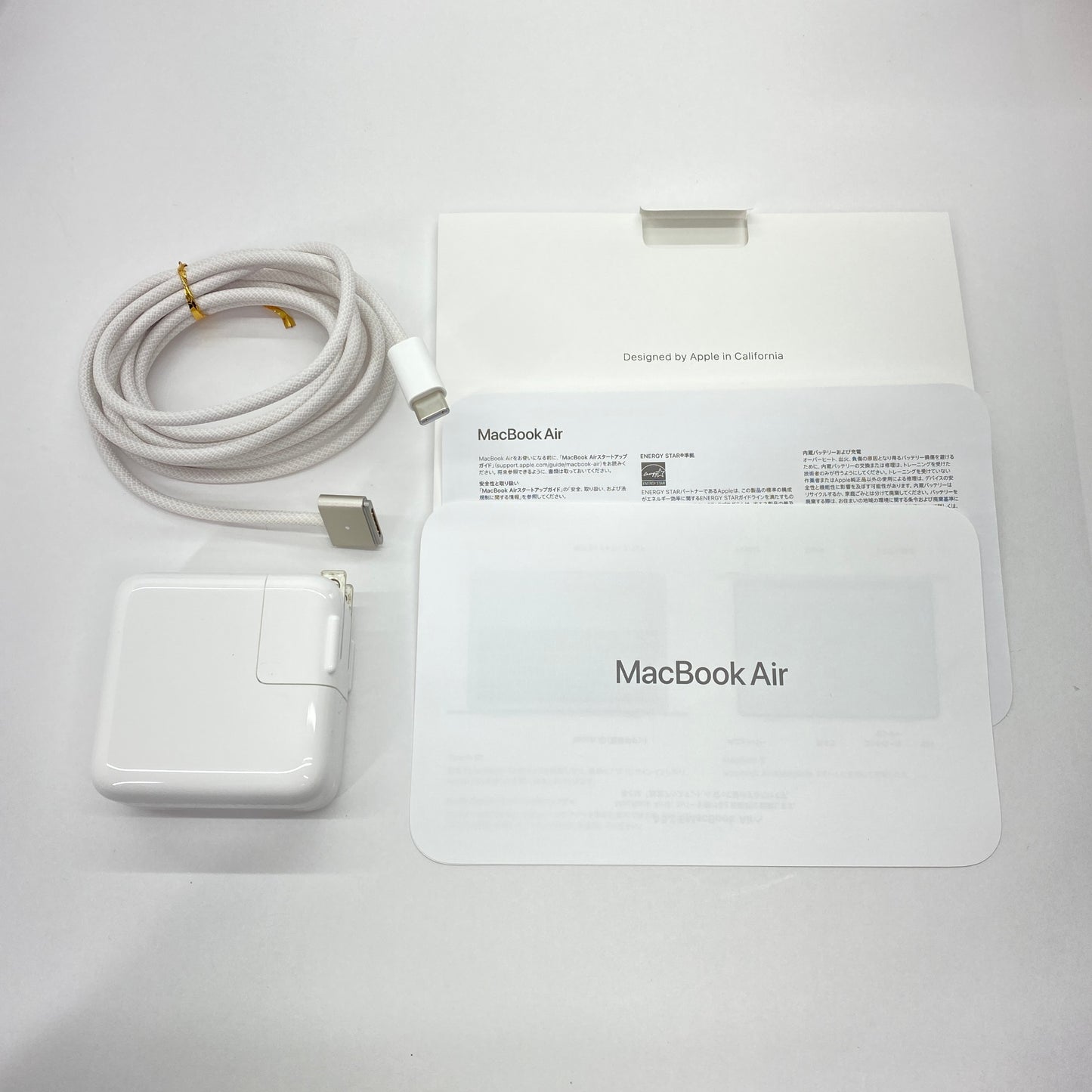 美品 Apple MacBook Air 13インチ M4 2025 MW0Y3J/A 16GB SSD 256GB スターライト 充放電回数5回 バッテリー最大容量100% 【C5517-80】