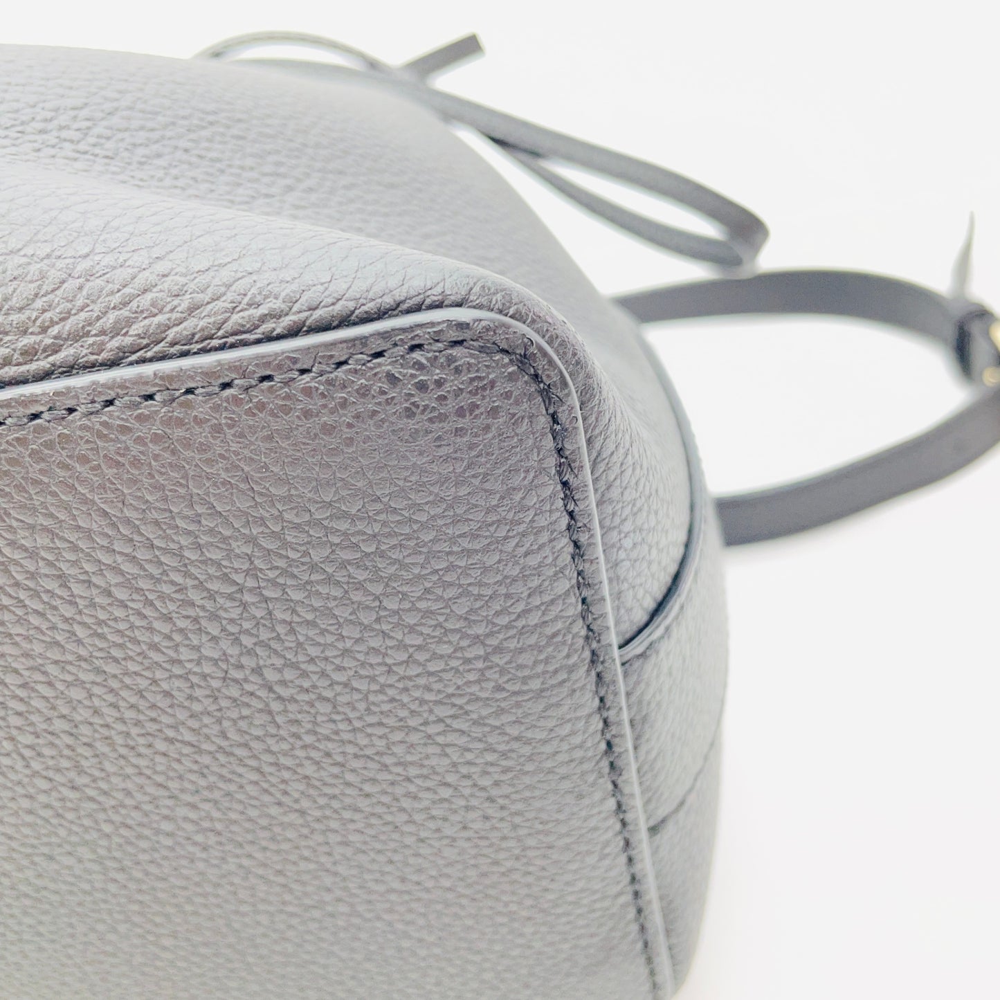 美品 FURLA フルラ レザー 本革製 巾着 2way ショルダーバッグ	【C5086】