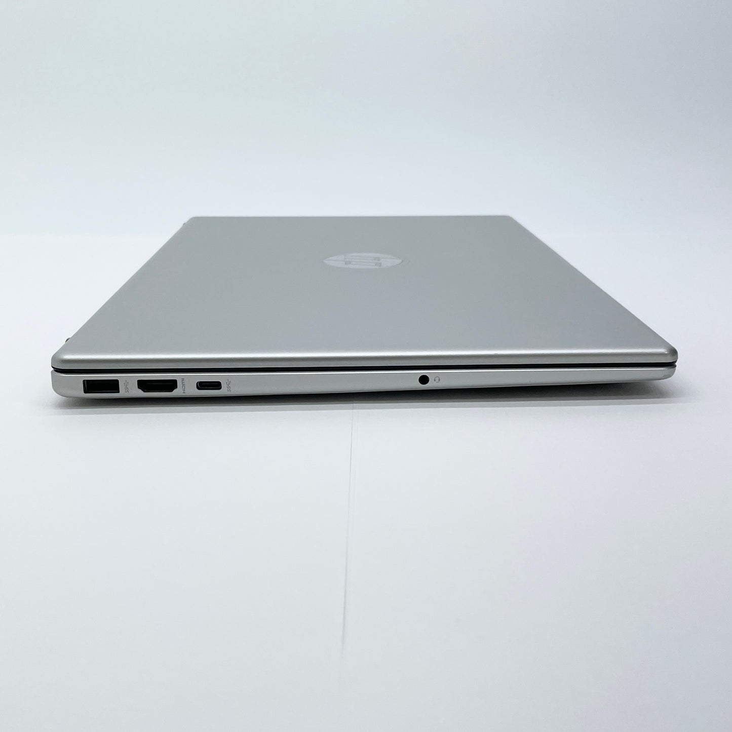 美品 HP Laptop 15-fd0226TU ノートPC Core i5-1334U 8GB SSD 256GB Windows11Home 15.6インチ FHD バッテリー最大容量94% 【C6460-100】