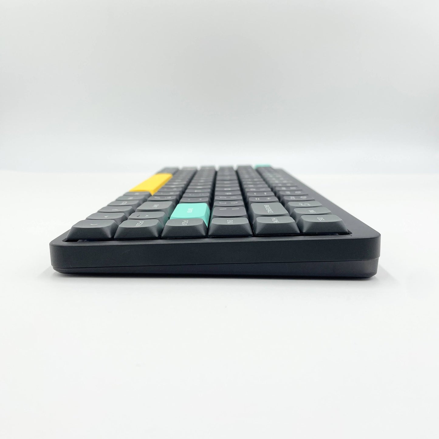 Nuphy Air75 V2 ワイヤレスメカニカルキーボード Wisteria 2.0 英語配列 元箱・付属品あり【C7329-80】