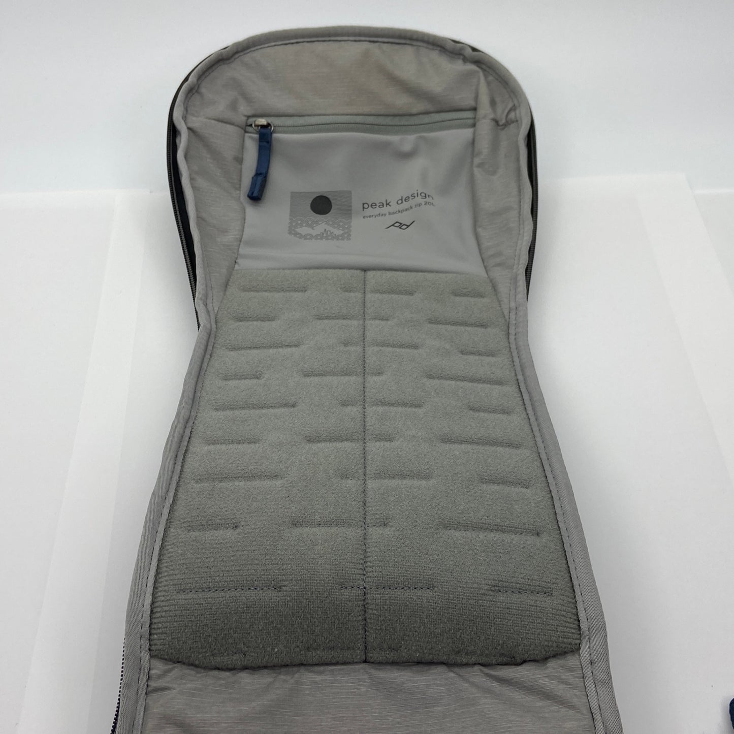 Peak Design エブリデイ バックパック ジップ 20L ミッドナイト BEDBZ-20-MN-3 Everyday Backpack Zip 【C5717-120】