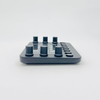 Loupedeck Live LDD-2001 編集コントローラー【C7756-60】