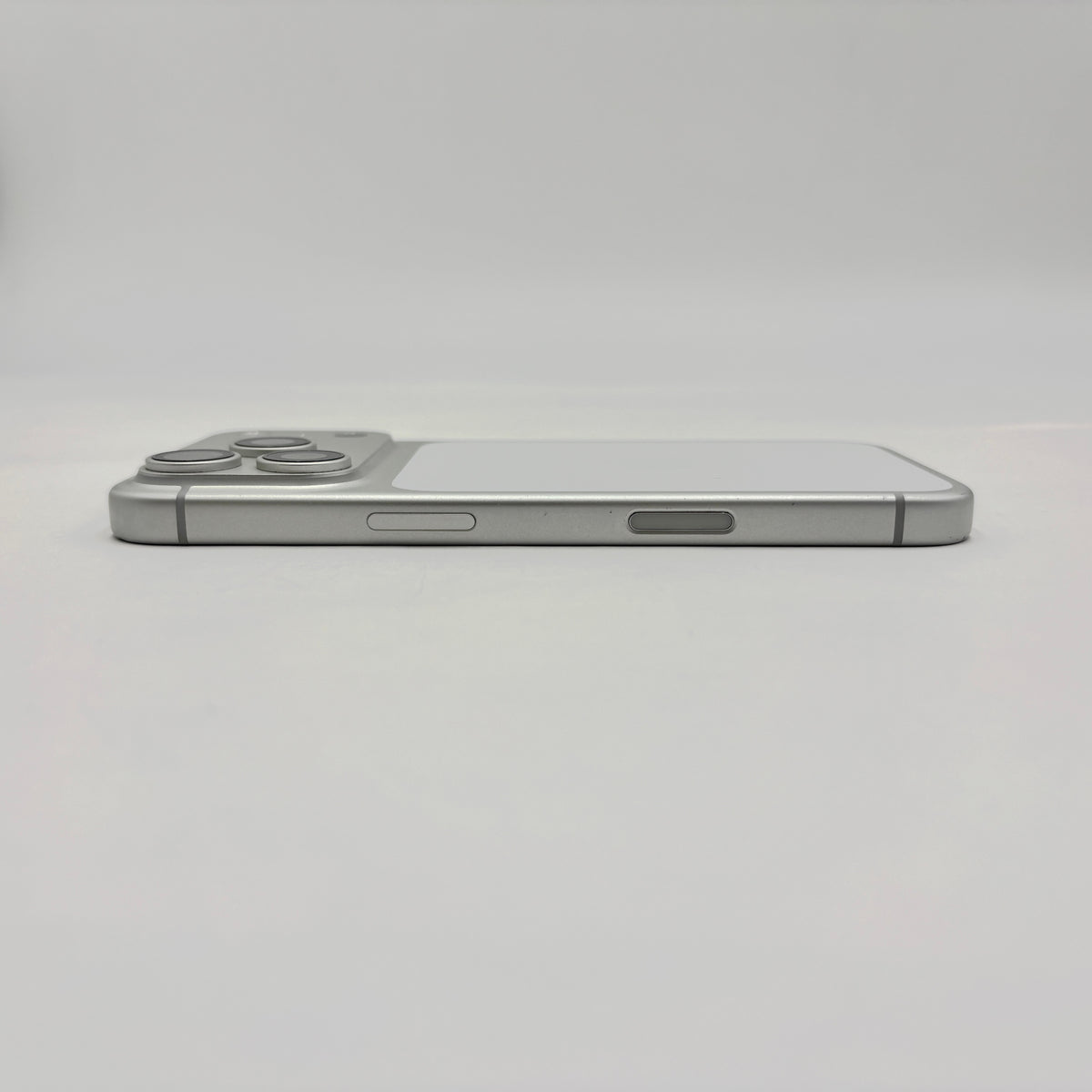 Apple iPhone17 Pro 256GB SIMフリー MG854J/A シルバー バッテリー最大容量92%【C9458-C】