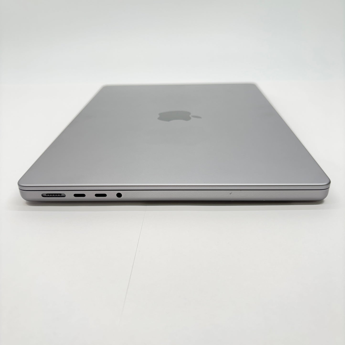 Apple MacBookPro 2021 14インチ M1Pro 16GB 1TB 充放電回数95回 バッテリー最大容量95%【C7021-80】
