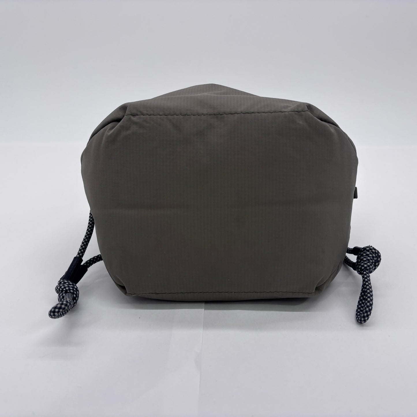 美品 PGYTECH OneGo ドローストリングバッグ フォレストグリーン【C7512】