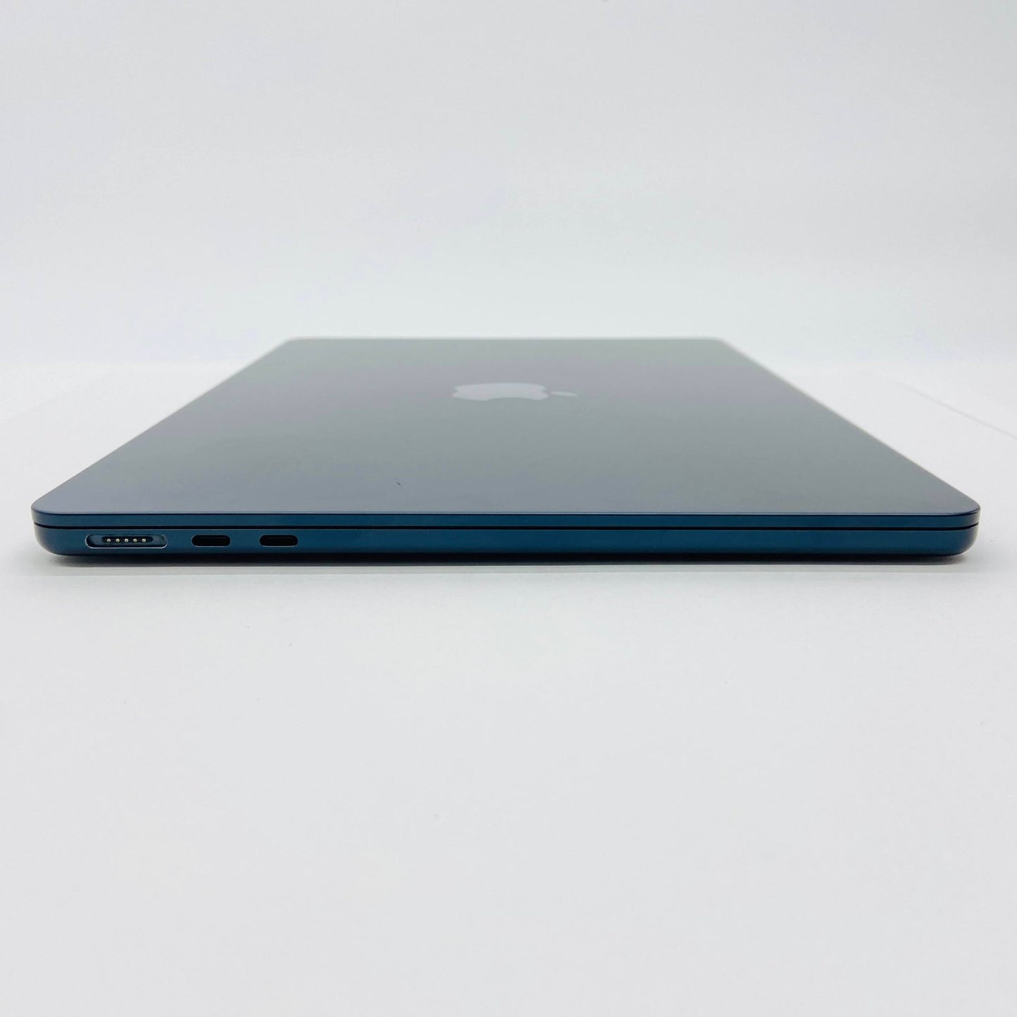 Apple MacBookAir 2022 13インチ M2 8コアCPU 10コアGPU  16GB 1TB  バッテリー最大容量98%【C5010-80】