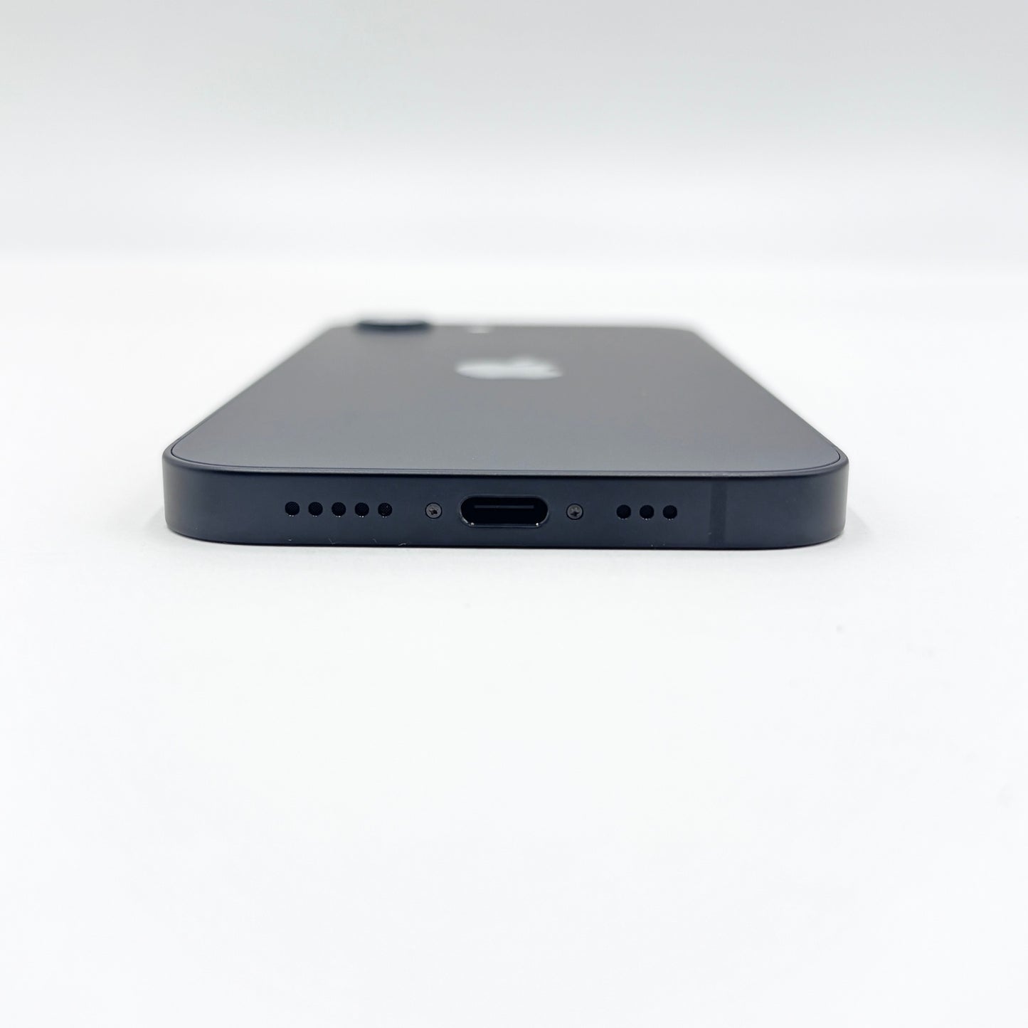 美品 Apple iPhone 16e 128GB MD1Q4J/A ブラック バッテリー最大容量100% 【C8244-C】