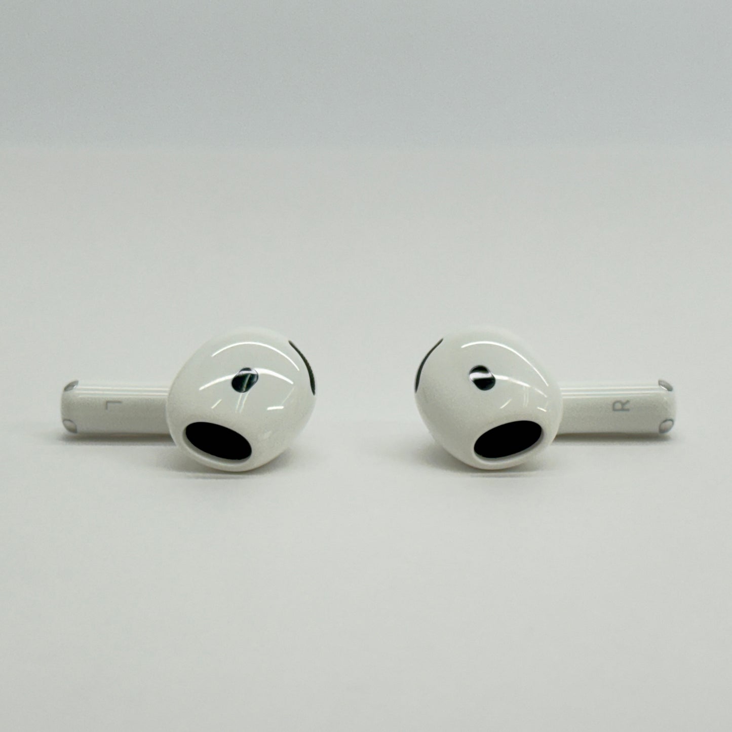 Apple AirPods 4 (ANC)  A3056 A3055 A3059 Bluetooth ノイズキャンセリング搭載【C7374-N】