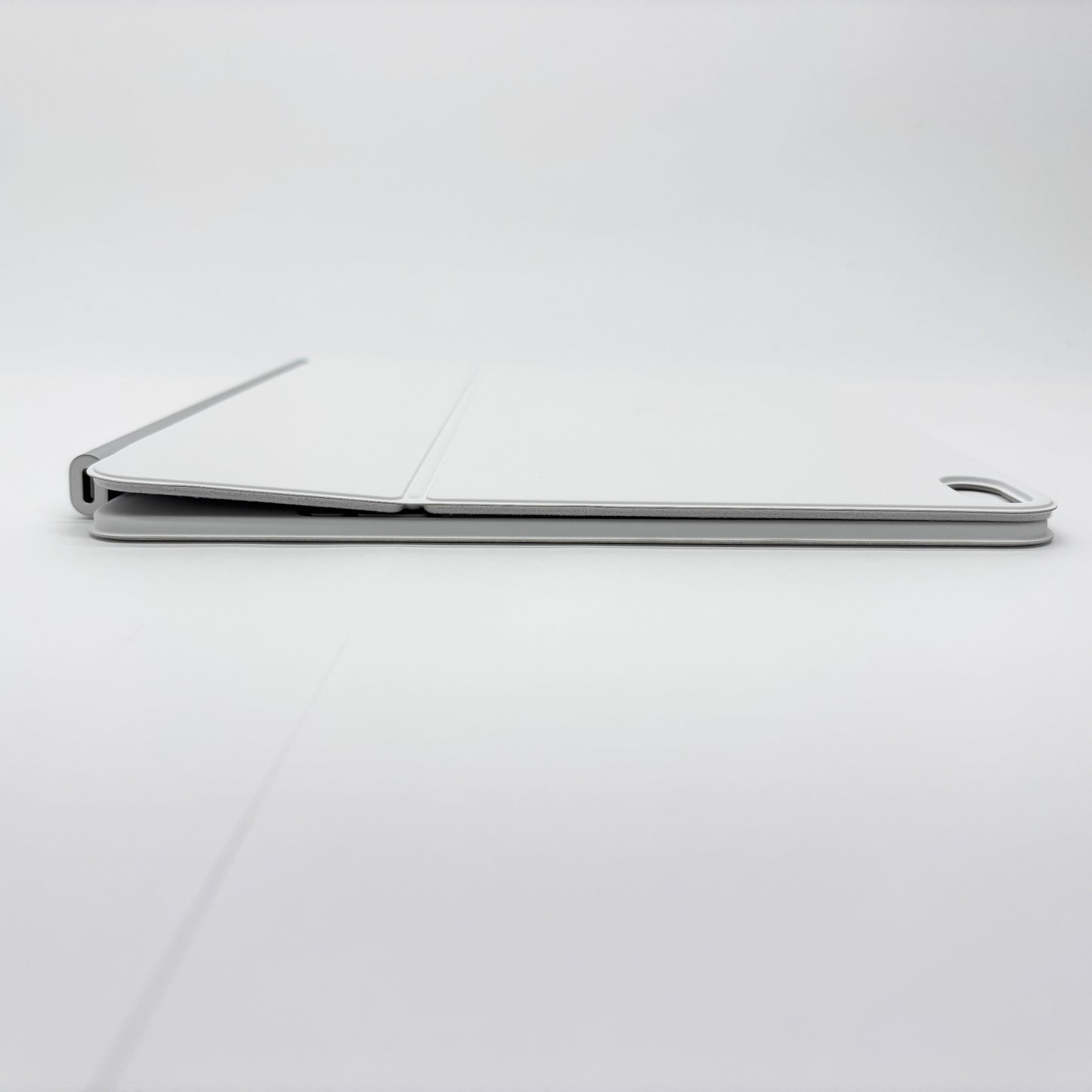 美品 Apple iPad Air Magic Keyboard MDFW4J/A 日本語 ホワイト【C8116-80】