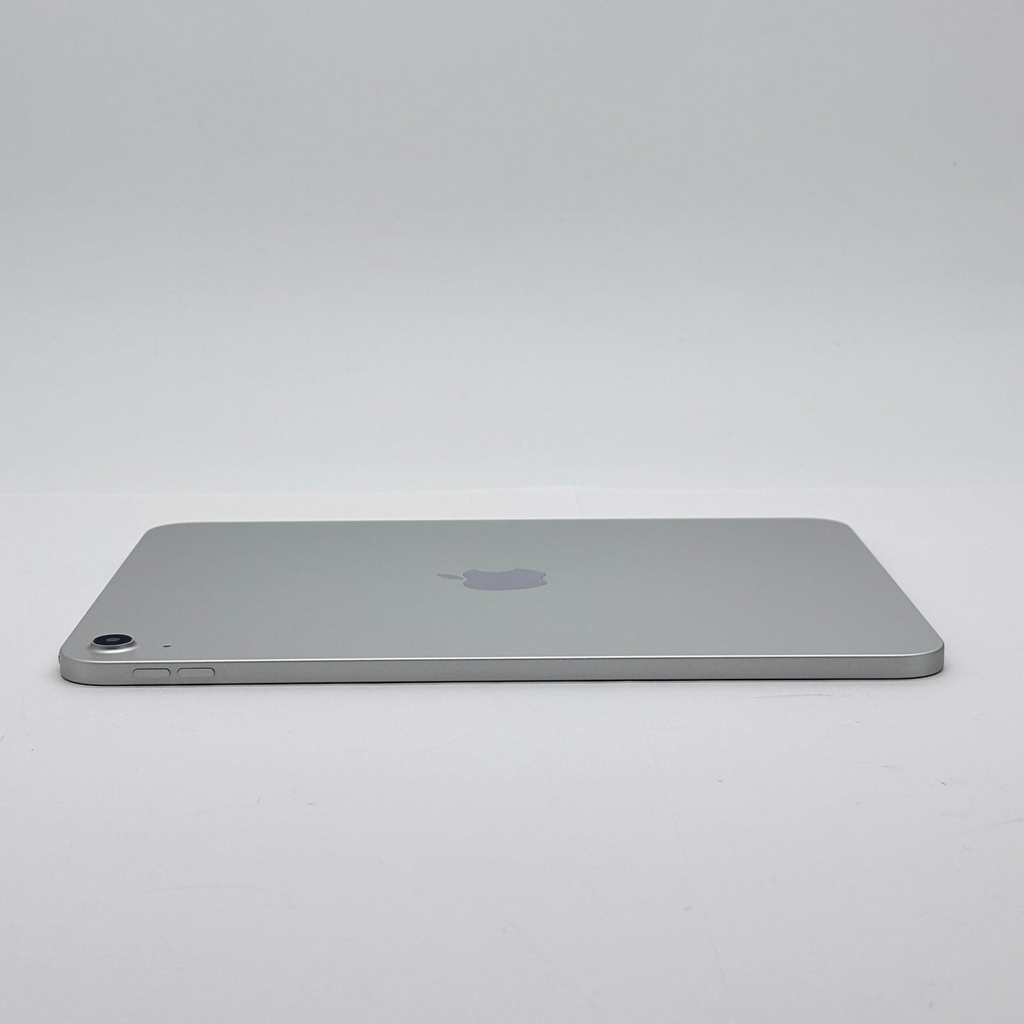 美品 Apple iPad A16 11型 Wi-Fiモデル 128GB MD3Y4J/A シルバー【C8339-60】