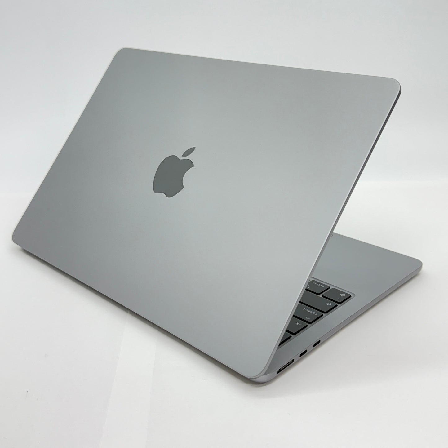 MacBook Air Liquid Retina 13.6インチ (Mid 2022) Apple M2 8コア 8GB SSD 256GB スペースグレイ MLXW3J/A バッテリー最大容量100%【C5244-80】