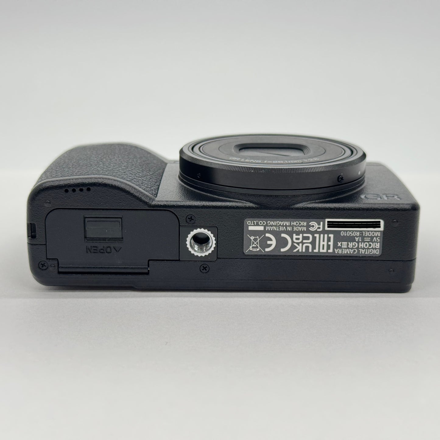 美品 保証あり RICOH リコー GR III x コンパクトデジタルカメラ  付属品完備 ショット数7,431回 【C7536-60】