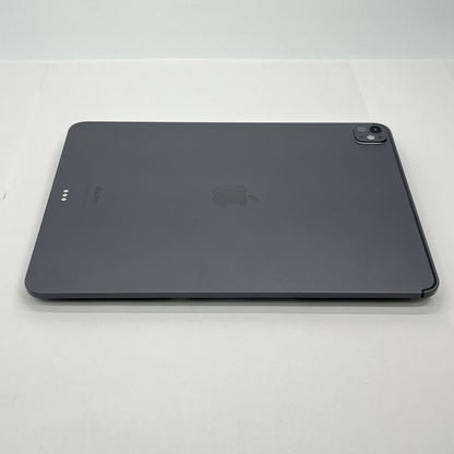 美品 iPad Pro M4 13インチ MVX23J/A 256GB Wi-Fiモデル バッテリー最大容量100％ 充放電回数18回【C6381-80】